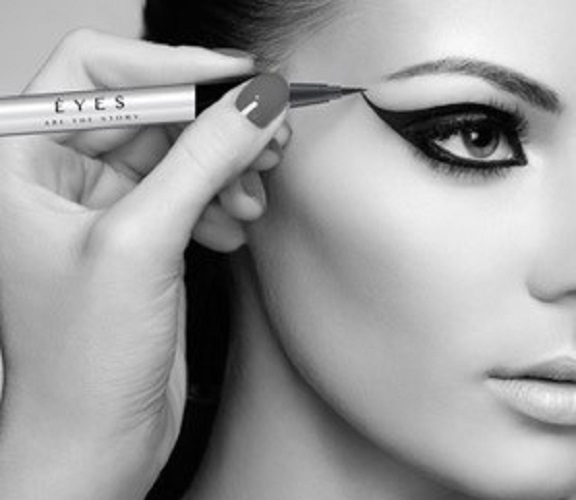 Makeup Tips for Sensitive Skin: Best Products for Dry Eyes