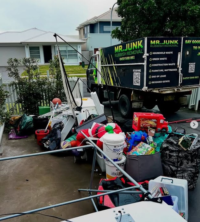 Handling Unwanted Items: Effective Solutions for Rubbish Left Behind